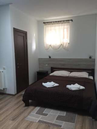 Отель Hotel Karpaty Ивано-Франковск Двухместный номер с 1 кроватью-3